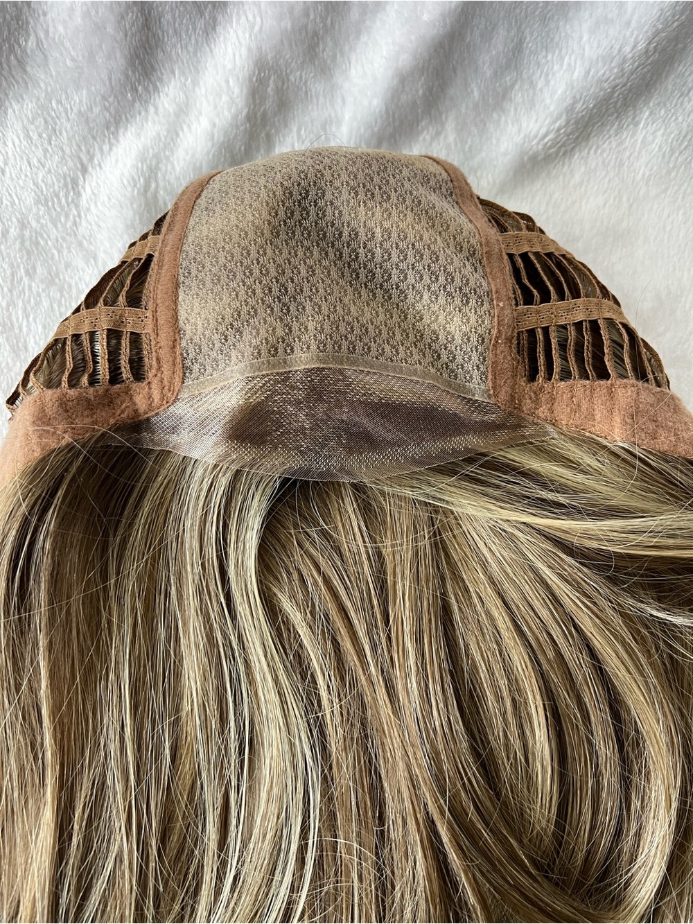 15โ Light Brown with blonde highlights Synthetic Wig - Picture 14 of 16